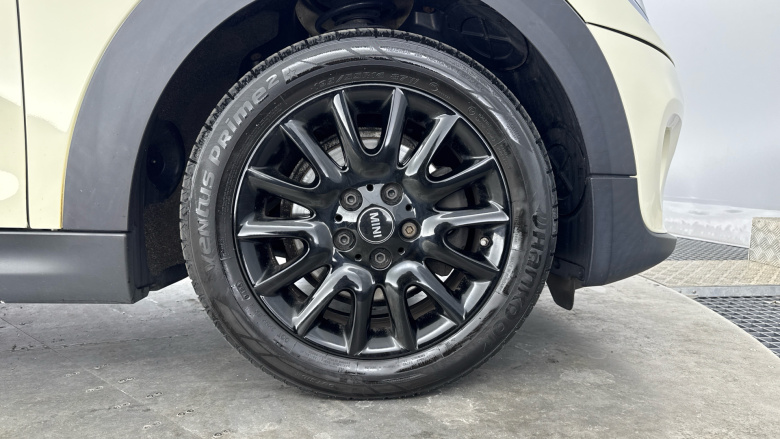 MINI Hatchback 1.5 Cooper Classic II 3dr Petrol Hatchback